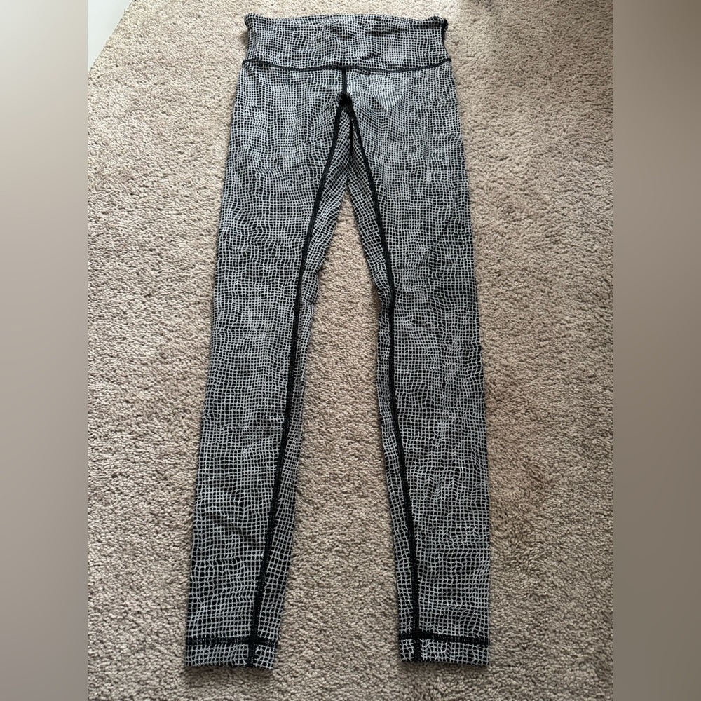 Lululemon leggings size 4